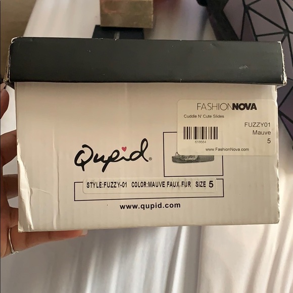 Cuddle N’ Cute Slides - Picture 2 of 10